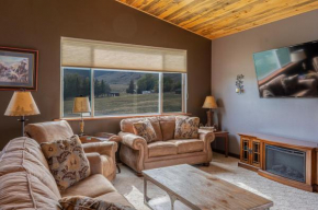 Bison Lodge - Lg Home less than 5 miles to Yellowstone North Entrance, Sleeps up to 8